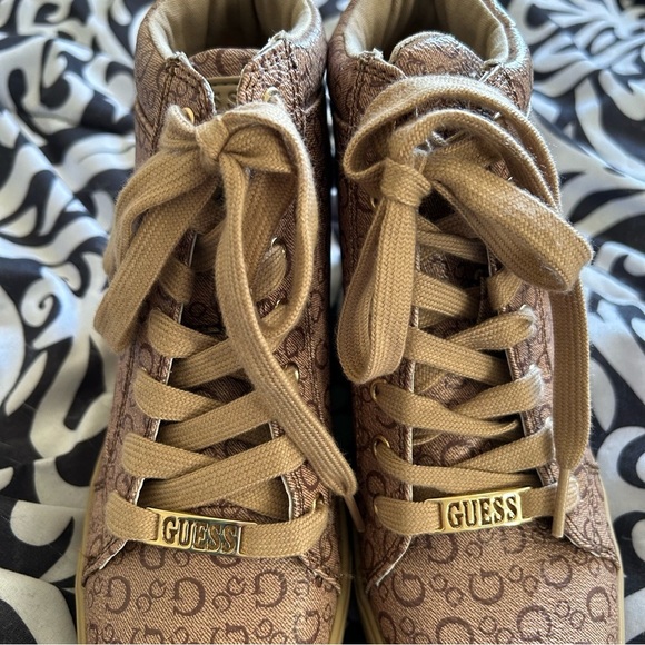 Guess Monogram Women’s Sneaker Wedges 7 Beige Casual Street y2K Street Style - Picture 5 of 11